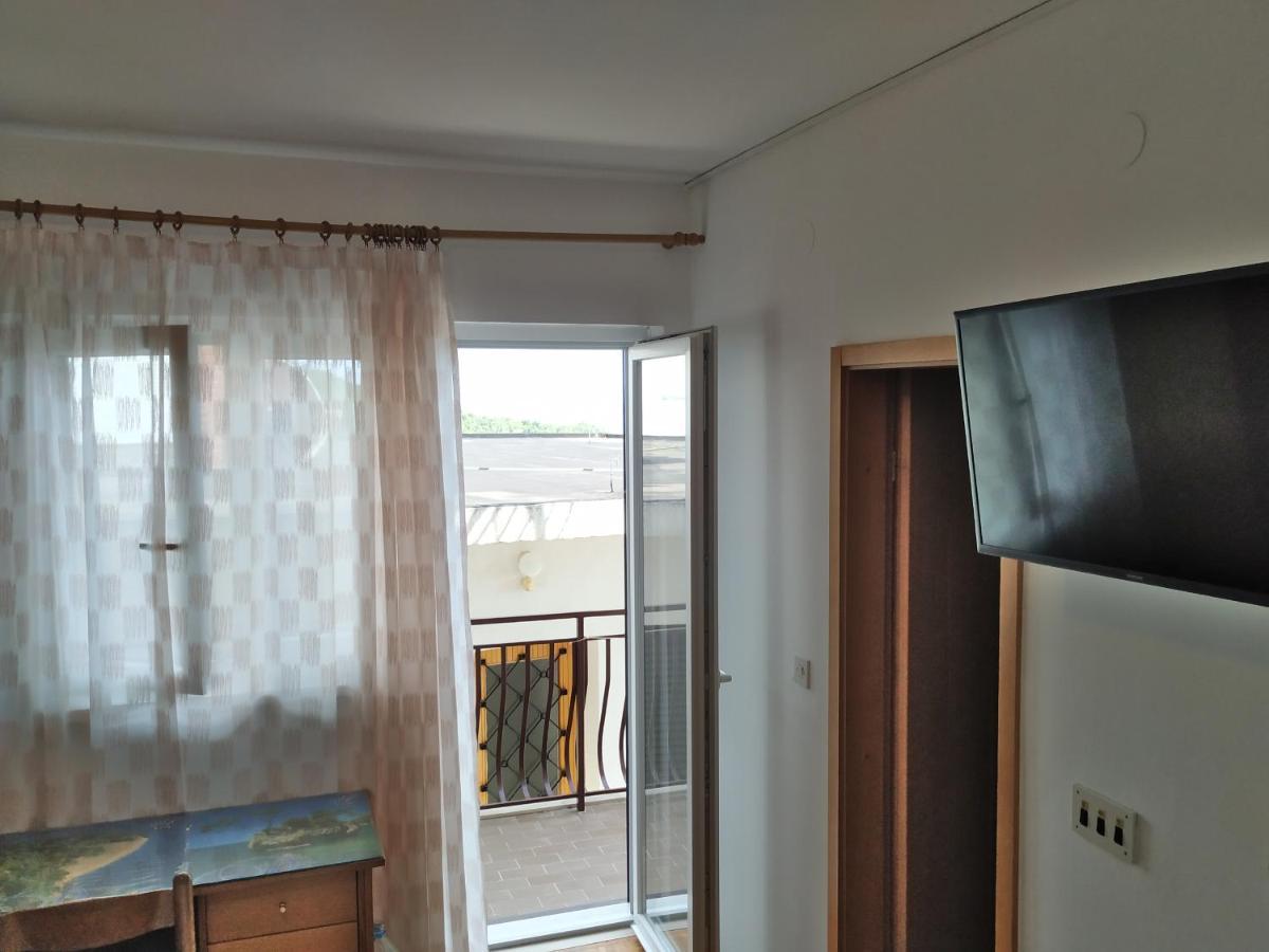 Apartments Pino Brela Kültér fotó